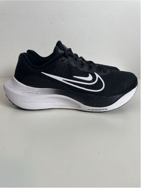 Nike Trainers Womens Size 9 ZoomX Fly 5 Black White Road Running Gym Shoes